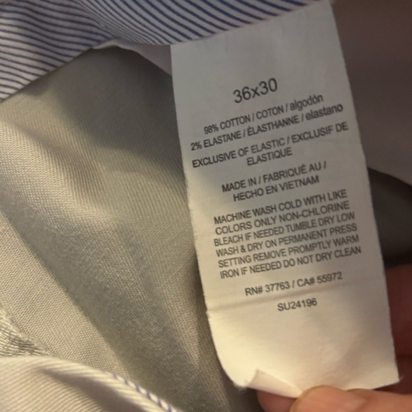 SAVANE MEN’s KHAKI’S   36x30 Pleated Front 4 Pockets Back  LNC - Picture 3 of 9